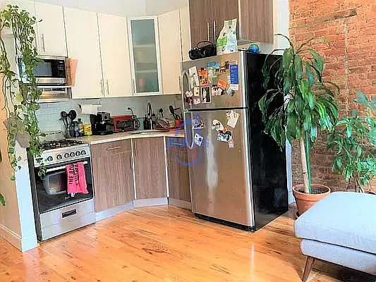 Rented by Blue Egg Realty Corp | media 22