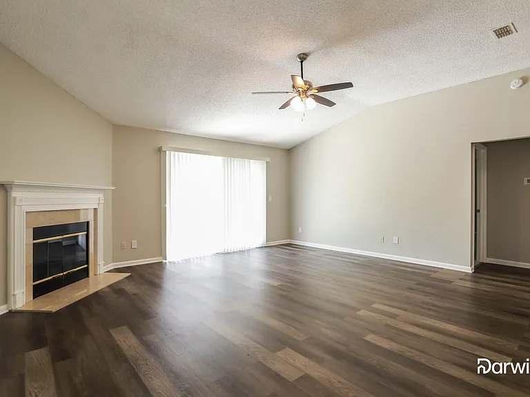 407 Willow Green Dr — Photo 8