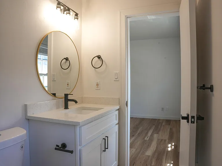 960 N Sherman St #2E — Photo 9