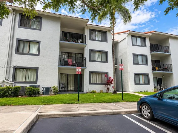 9022 W Atlantic Blvd APT 223, Pompano Beach, FL 33071