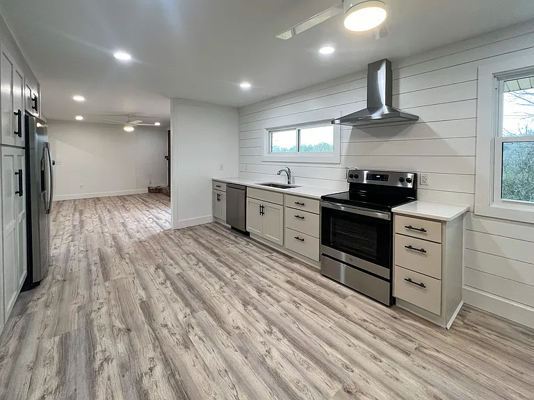 245 N Windy Ridge Rd — Photo 5