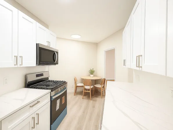 915 E 17th St APT 504, Brooklyn, NY 11230