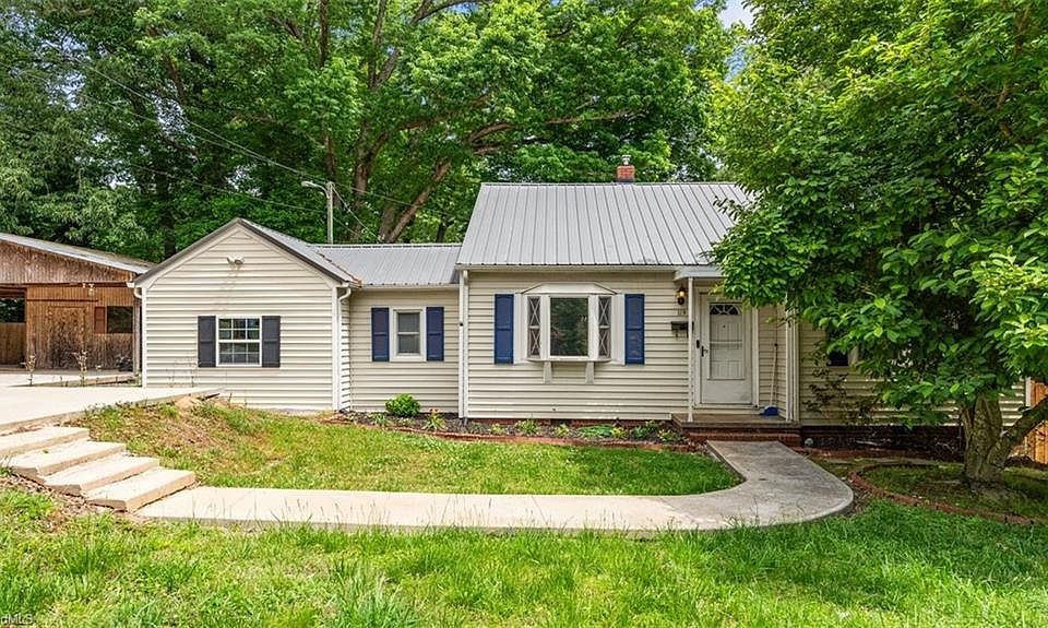 1st image of 119 Oakhurst Dr