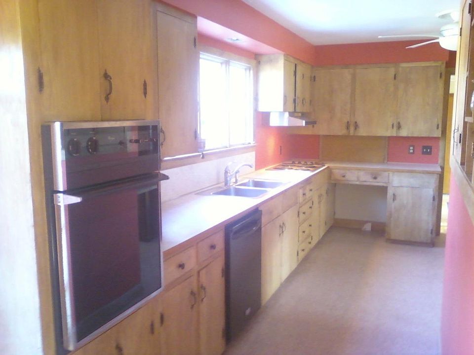 133 River Rd, Pawcatuck, CT 06379 Zillow