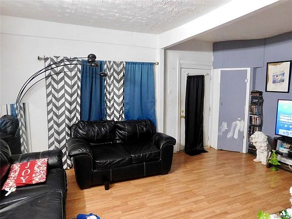 5th image of 23 Sanford St