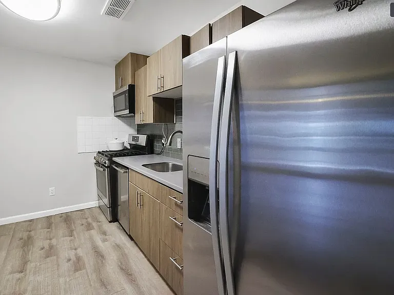 487 N Armistead St #301 — Photo 8