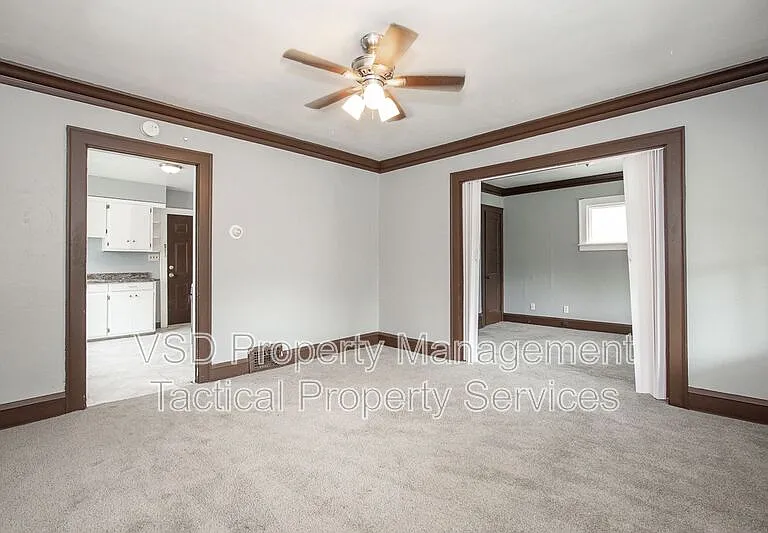 4024 E 143rd St #UP — Photo 10