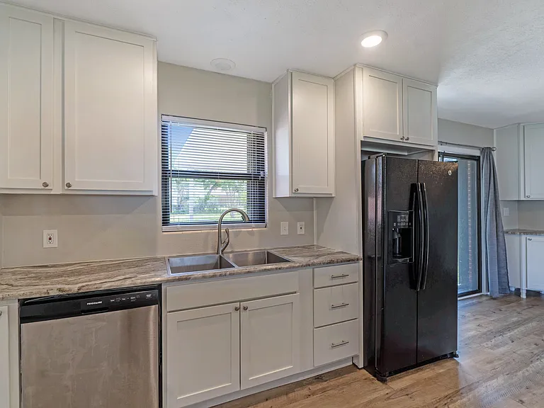 308 Calhoun Ave — Photo 8