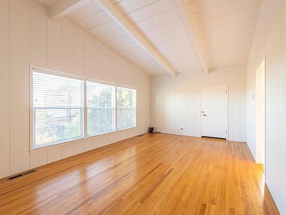 3rd image of 179 Elm St APT 4