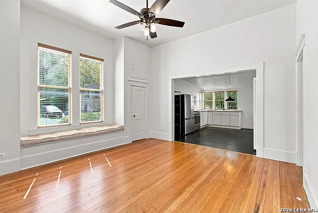 2 bed, 2.0 bath, 1406 sqft, $1,799 — Photo 2