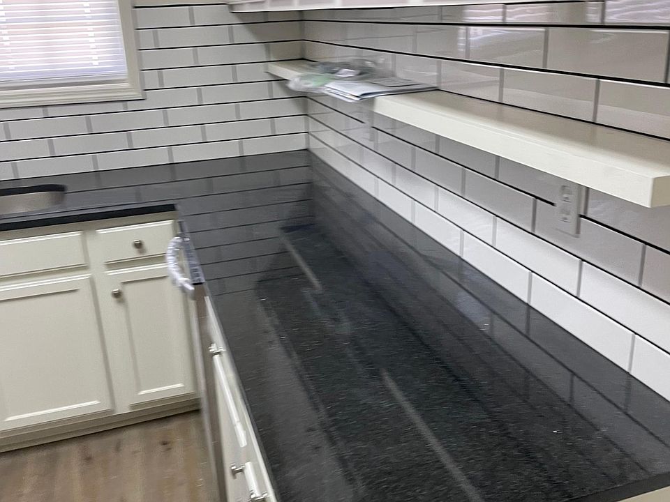 1st image of 220 18th St APT 2