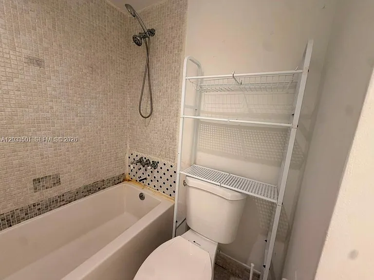 274 NE 141st St #3C — Photo 11