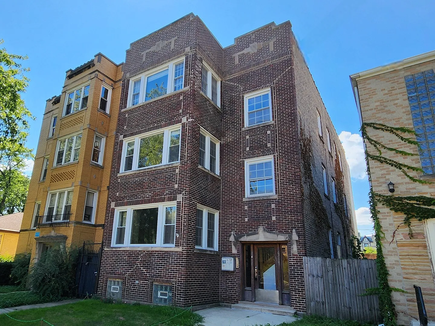 2 bed, 1265 sqft, $1,900 — Photo 1