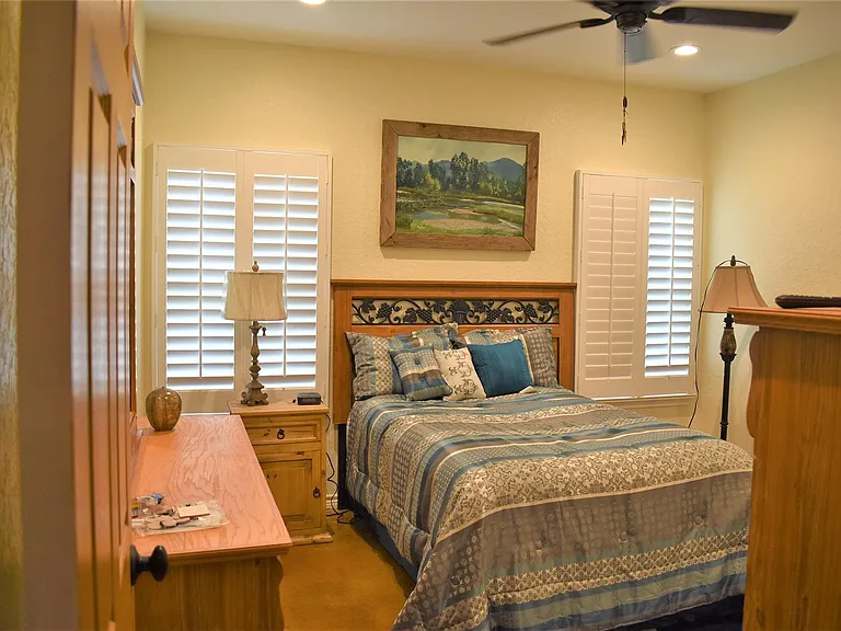 412 Pecan St — Photo 21