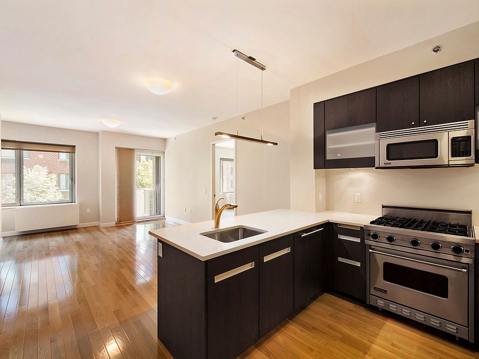 1st image of 454 W 54th St APT 3I
