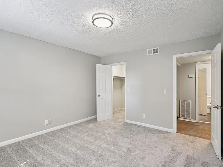 Willow Apartments — Photo 42