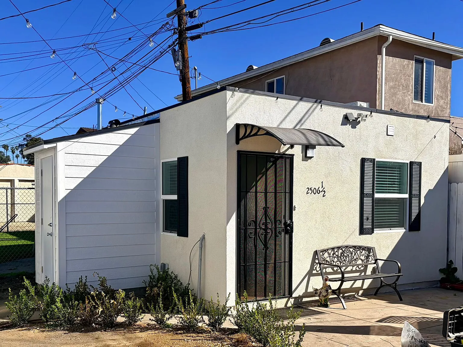 Studio, 256 sqft, $1,400 — Photo 4