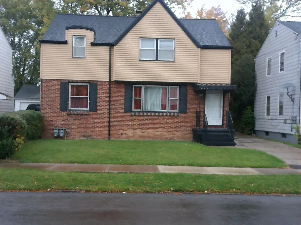 176 Easton Ave