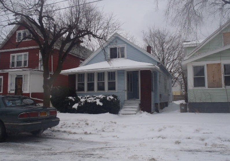 2nd image of 241 Wyoming Ave