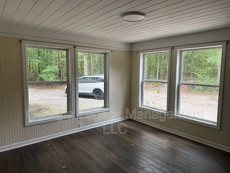 2 bed, 1.0 bath, $1,495 — Photo 3