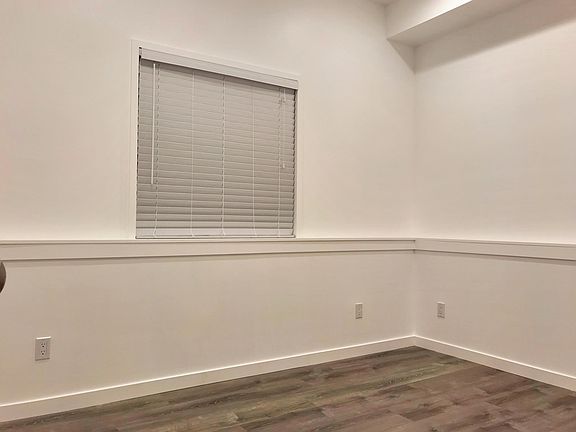 4th image of 925 Southgate Ave #A