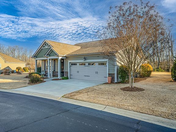 3rd image of 363 Belle Oaks Dr
