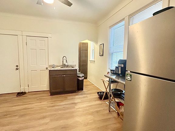 5th image of 2811 W 3rd St #1