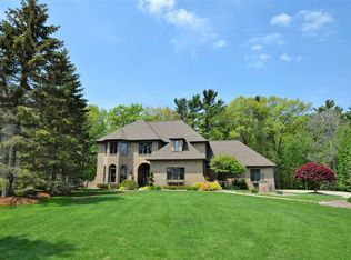 2675 Good Shepherd Ln, Green Bay, WI 54313