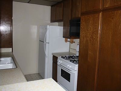 5th image of 1310 Barry Ave APT 206