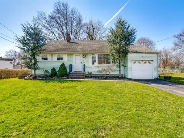 4 Sims Rd, Edison, NJ 08817