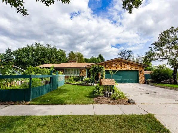 1201 Elm St N, Fargo, ND 58102