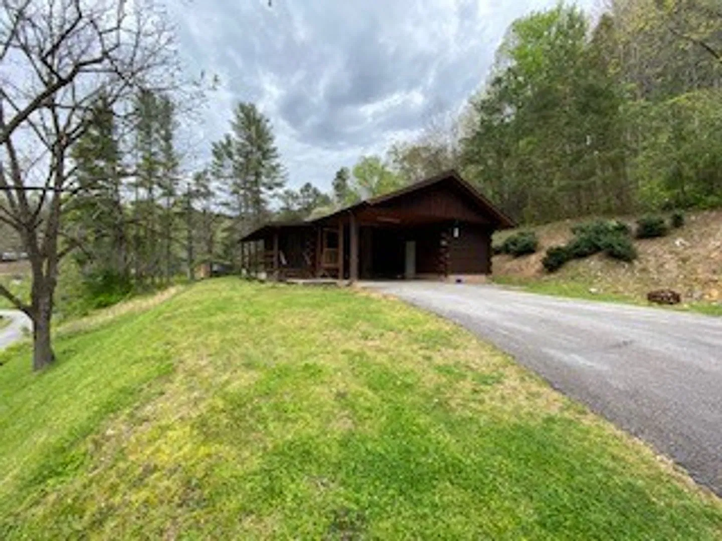 2/1 close to town and WCU — Photo 4