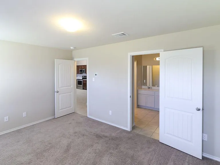 1112 Decker Dr — Photo 7