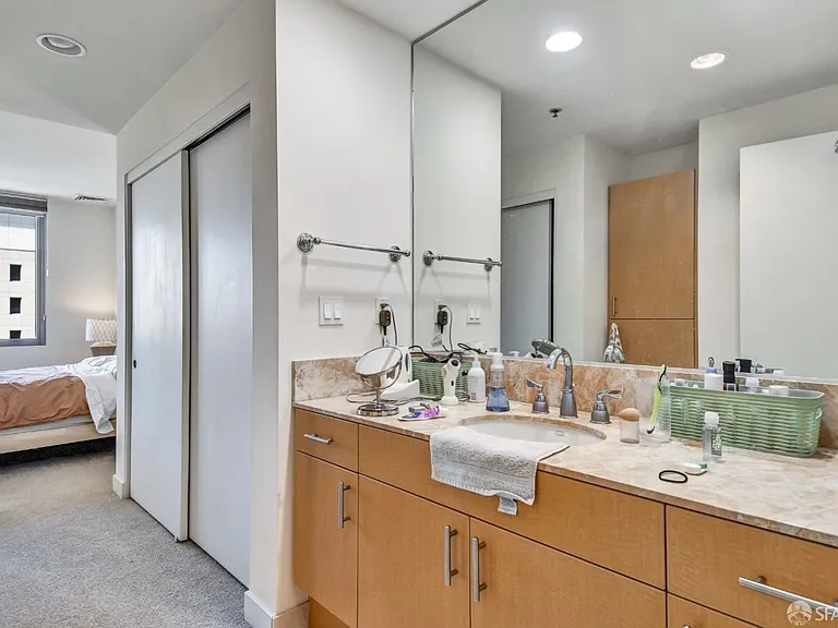 255 Berry St #703 — Photo 9