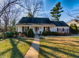 8000 Roe Ave, Prairie Village, KS 66208