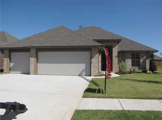 10913 SW 33rd St, Yukon, OK 73099