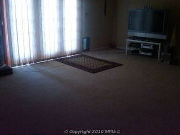 5th image of 5402 Leeway Ct