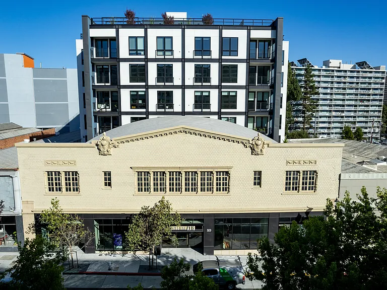 Axis Oakland — Photo 29