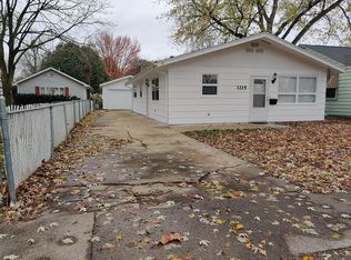 3215 S 4th St, Southern View, IL 62703