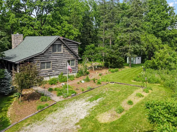745 N 200 E, Valparaiso, IN 46383