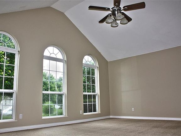 4th image of 21 Churchwell Dr