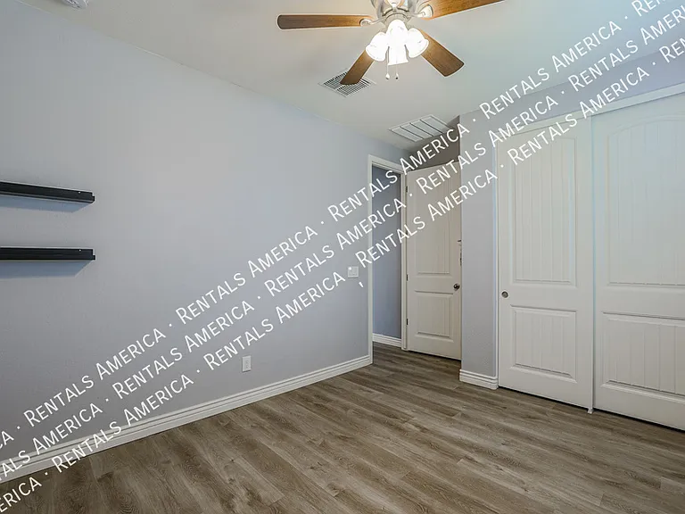 4217 W Winston Dr — Photo 24