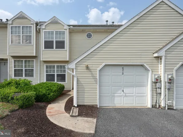 6212 Spring Knoll Dr, Harrisburg, PA 17111