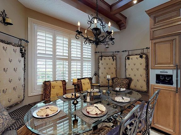 3rd image of 533 Island Ct