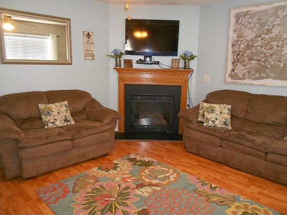 4th image of 90 Slate Ct