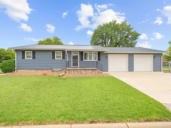 601 E Olsson St, Lindsborg, KS 67456