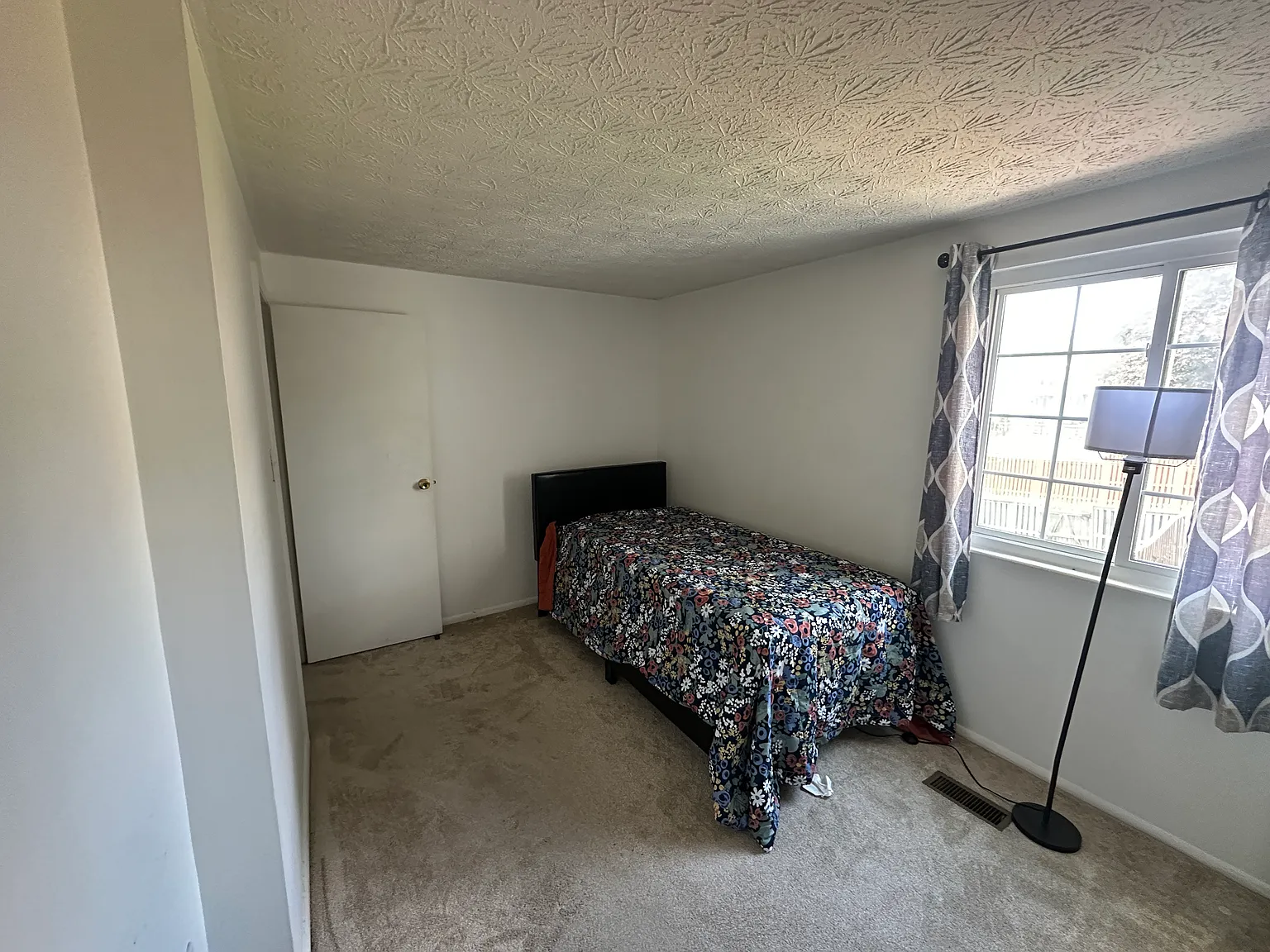 1 bed, $700 — Photo 2