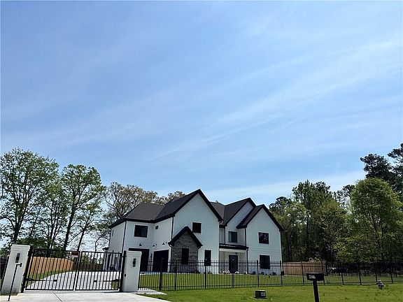 4th image of 4077 Ridge Rd