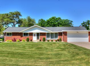 3161 S 146th St, New Berlin, WI 53151
