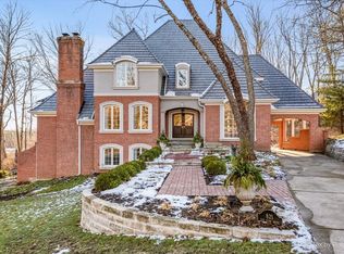 821 Fox Glen Dr, Saint Charles, IL